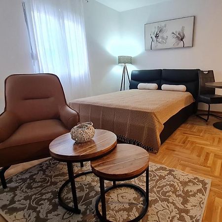 Apartman Tim Lux 1 วรินรัชกา บานยา ภายนอก รูปภาพ