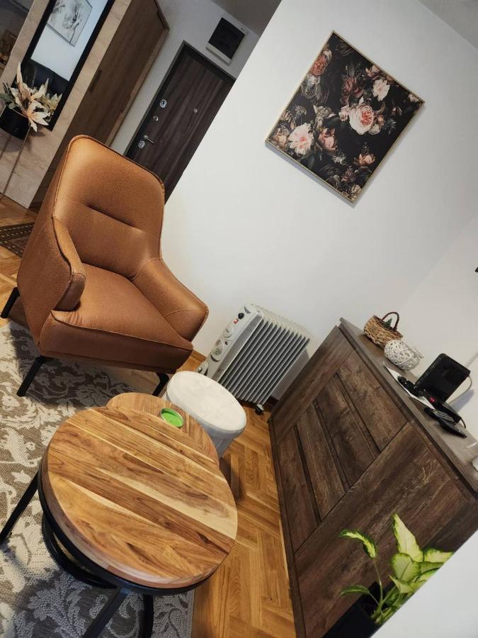 Apartman Tim Lux 1 วรินรัชกา บานยา ภายนอก รูปภาพ